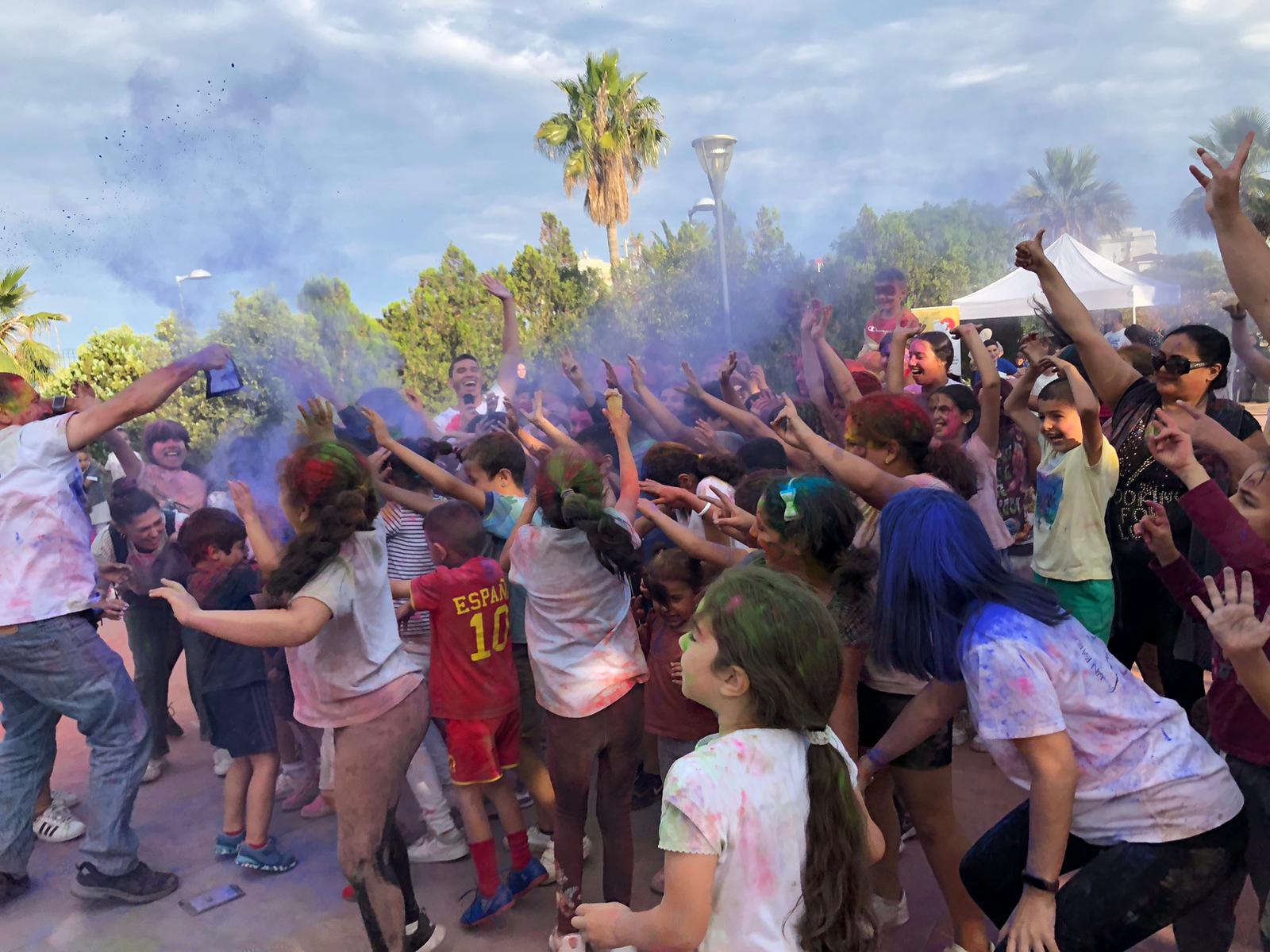 #ALGECIRAS Cientos de niñas y niños se suman a la fiesta de la diversidad cultural que organiza Márgenes y Vínculos en El Saladillo