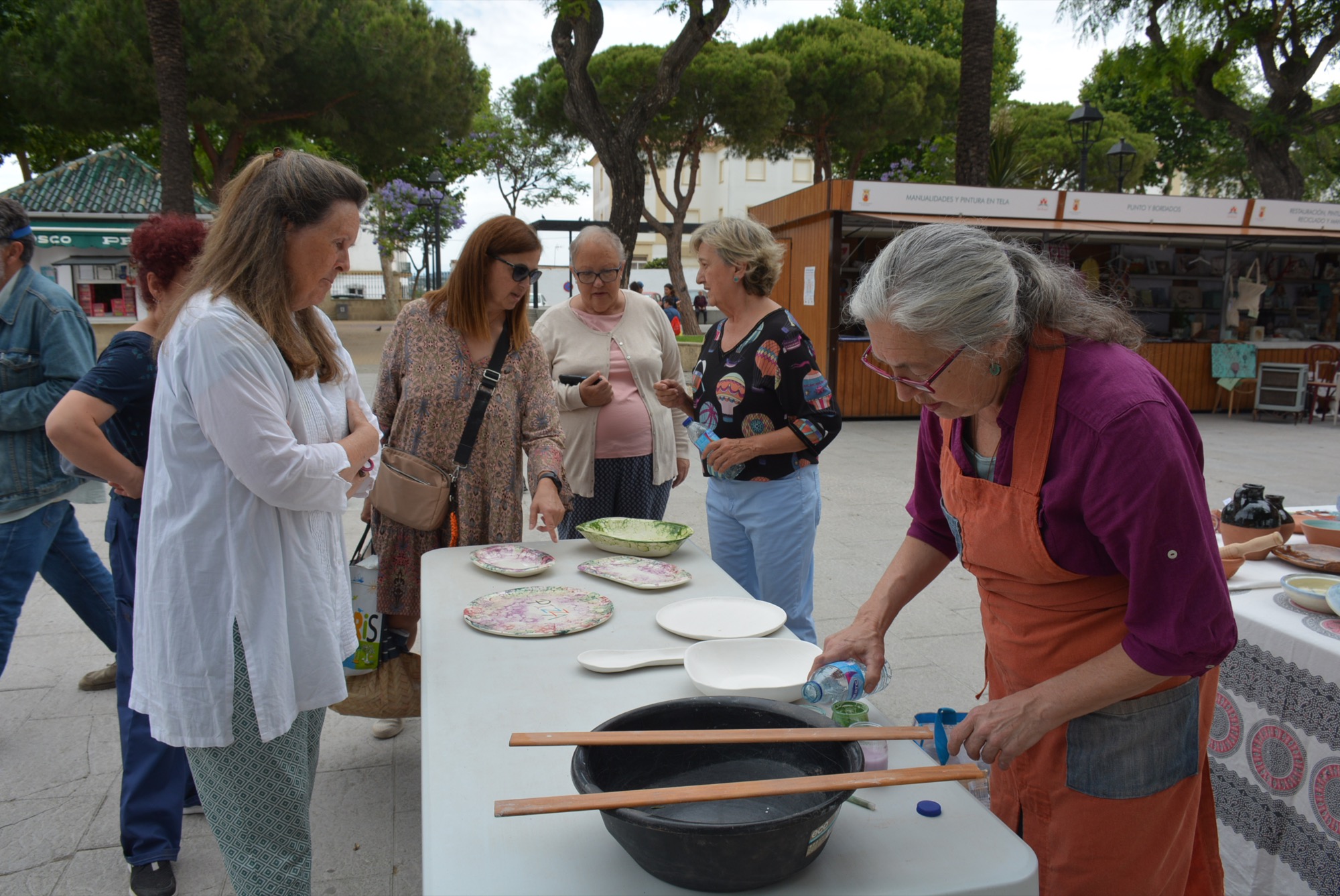 #SANROQUE Prosigue la XXI Feria del Arte en la Alameda, antes de su conclusión mañana viernes a mediodía