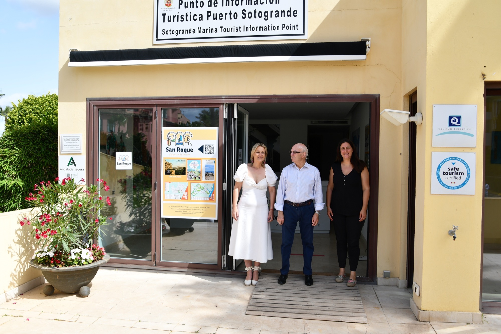 #SANROQUE La Oficina de Turismo y el Punto de Información de Puerto Sotogrande renuevan su Q de Calidad
