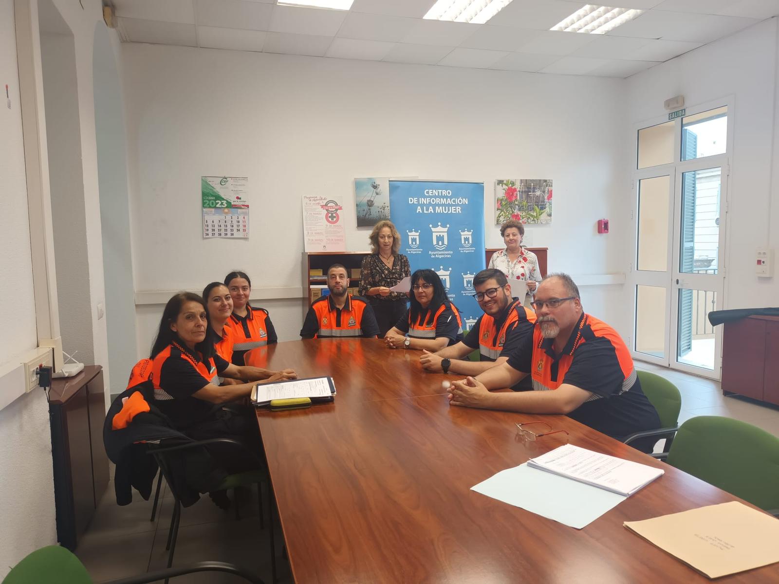 #ALGECIRAS Voluntarios de Protección Civil reciben formación en materia de violencia de género de cara a la Feria Real