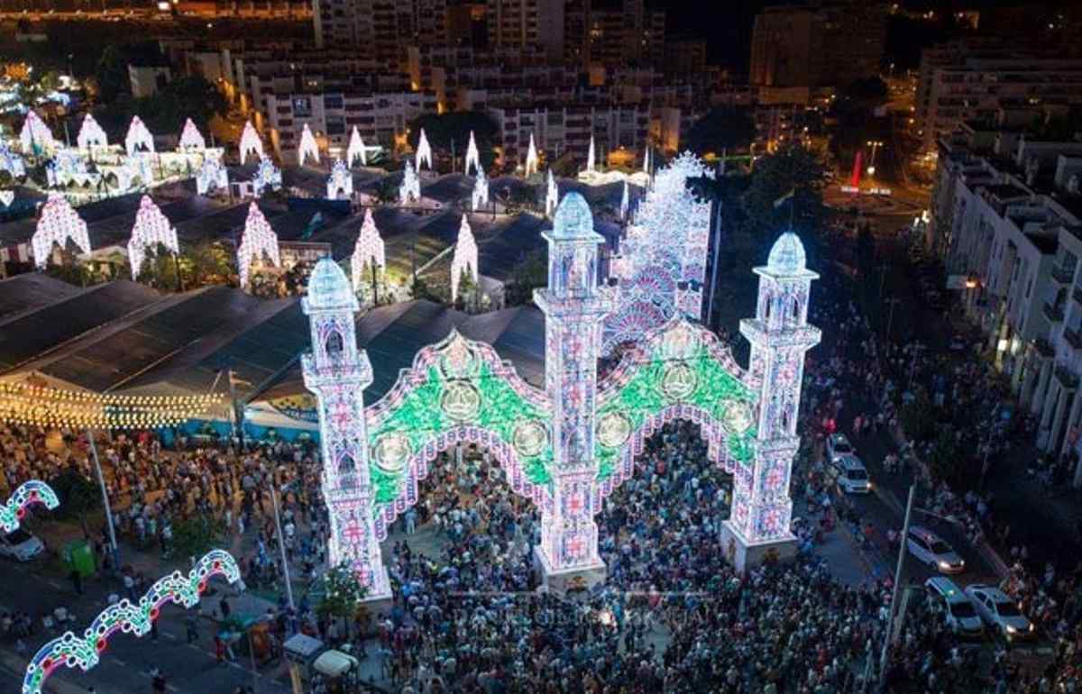 #ALGECIRAS La Mesa Técnica de Seguridad recuerda a las casetas la prohibición de sacar vasos y copas de vidrio a las calles del real
