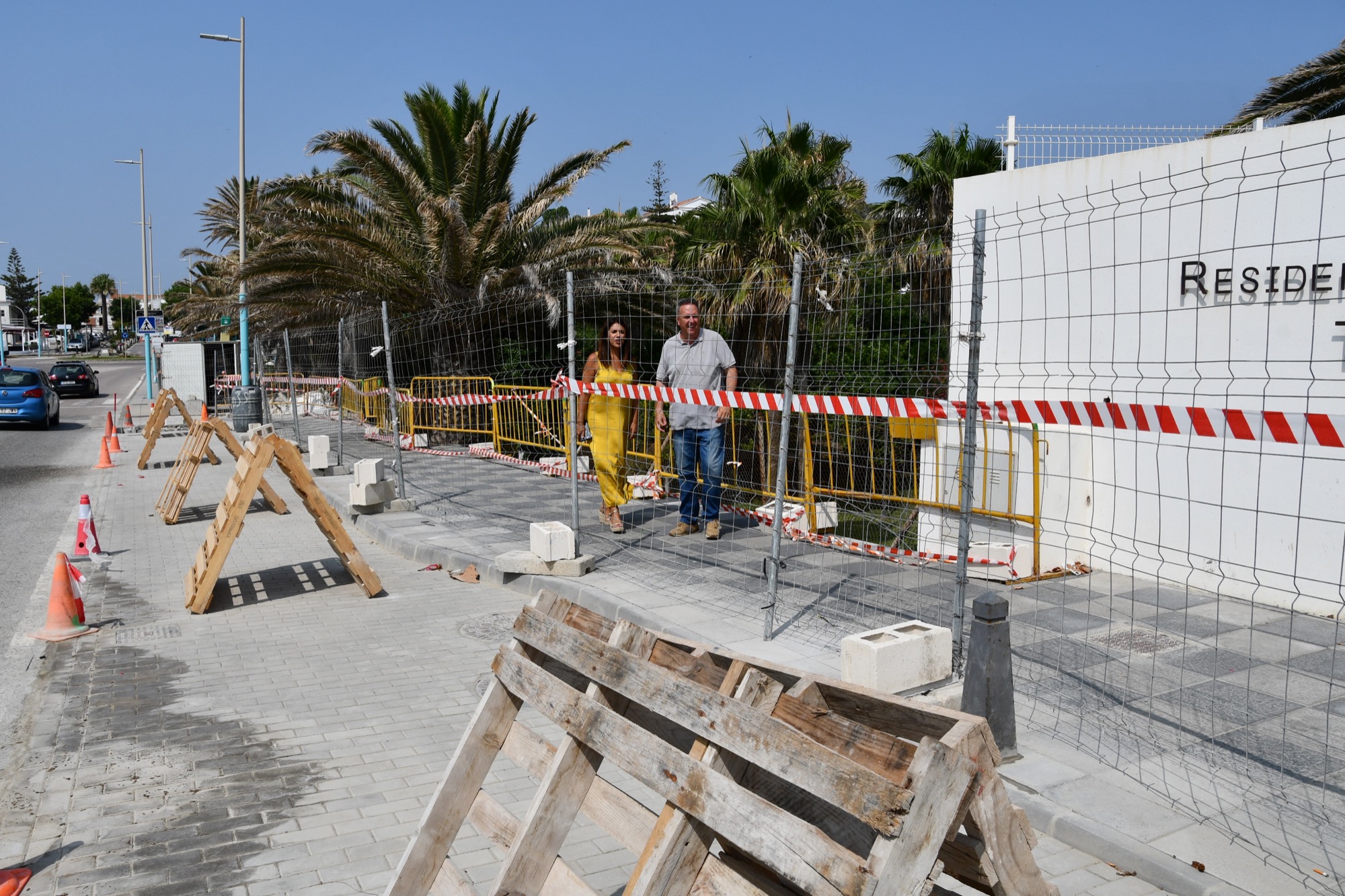 #SANROQUE Visita a las obras de creación de nuevas plazas de aparcamiento en Torregudiaro