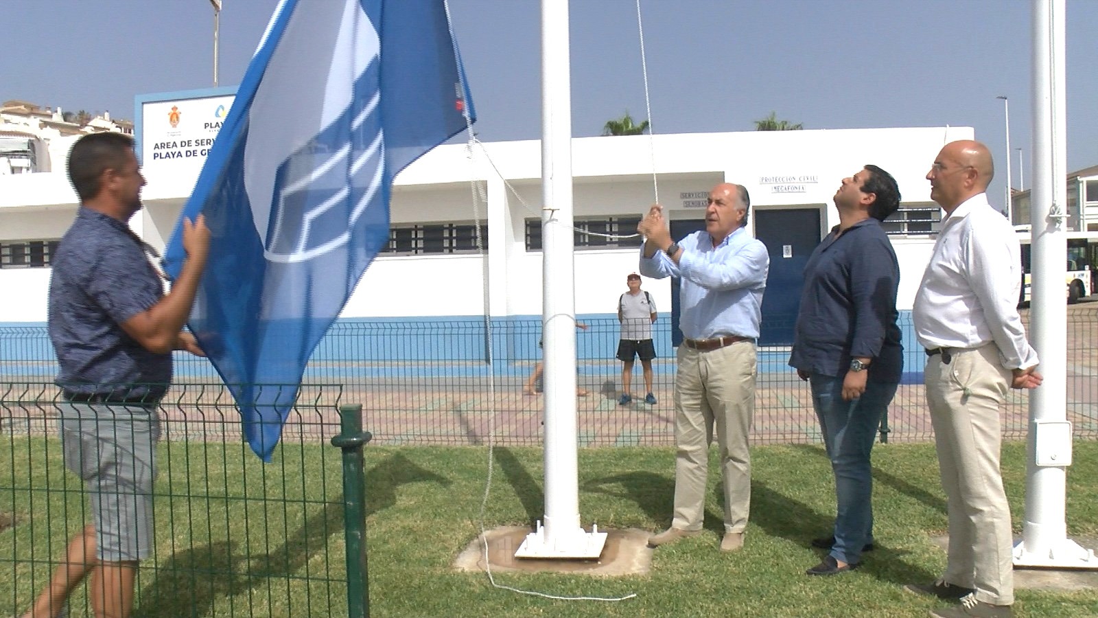 #ALGECIRAS La Bandera Azul de los Mares Limpios de Europa ondea ya por decimotercera ocasión consecutiva en la playa de Getares