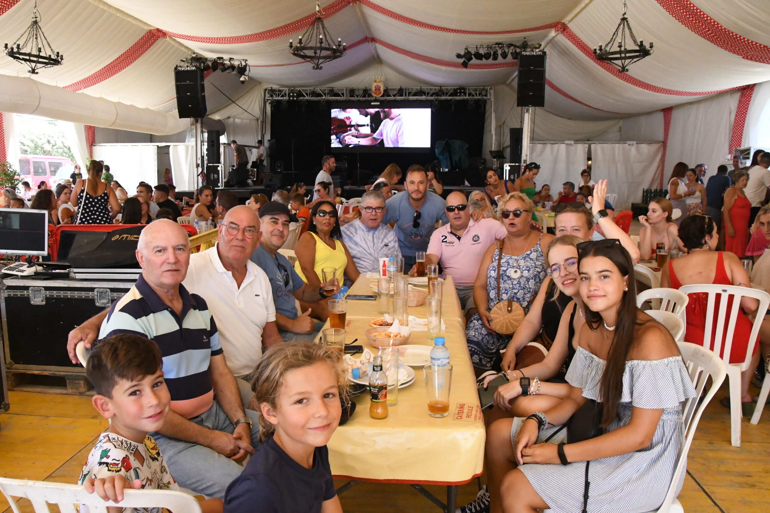 #SANROQUE Recta final de la Feria de San Enrique, con el Domingo Rociero en la Caseta Municipal