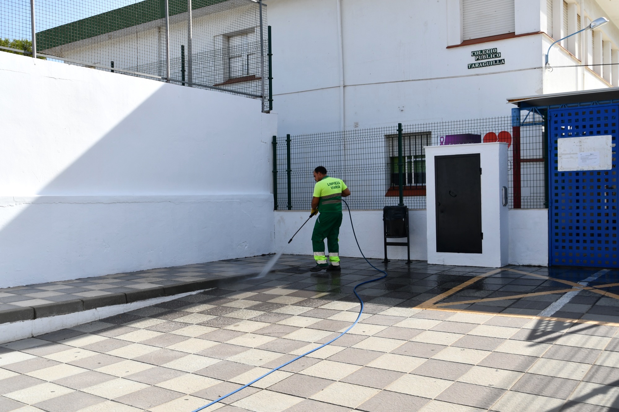 #SANROQUE Limpieza especial en los accesos a los colegios, ante el inminente inicio del curso