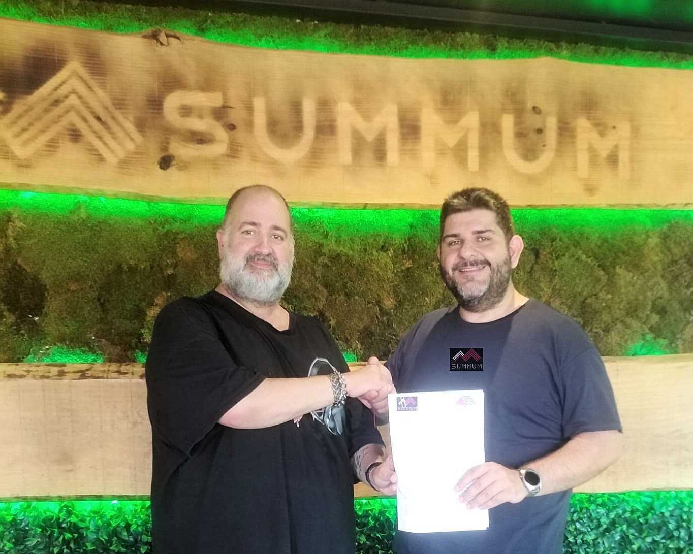 #CAMPODEGIBRALTAR LA ASOCIACIÓN DE ESCLEROSIS MÚLTIPLE DEL CAMPO DE GIBRALTAR (ADEM-CG) Y RESTAURANTE SUMMUM, SUSCRIBEN UN CONVENIO DE COLABORACIÓN.