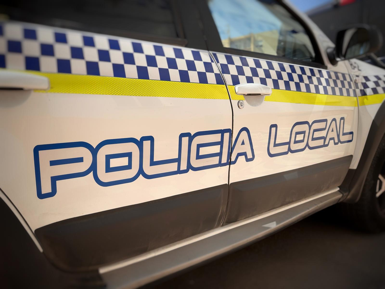 #LOSBARRIOS La Policía Local detiene a dos personas y recupera un vehículo ciclomotor robado