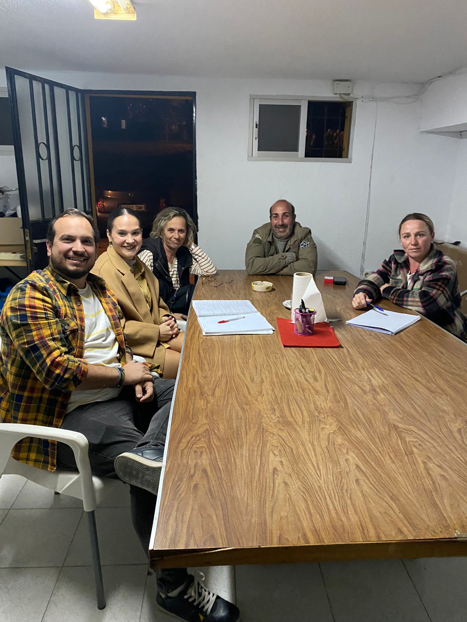#LOSBARRIOS  Lobato mantiene un encuentro de trabajo con la asociación de vecinos ‘Arroyo de la Parrilla