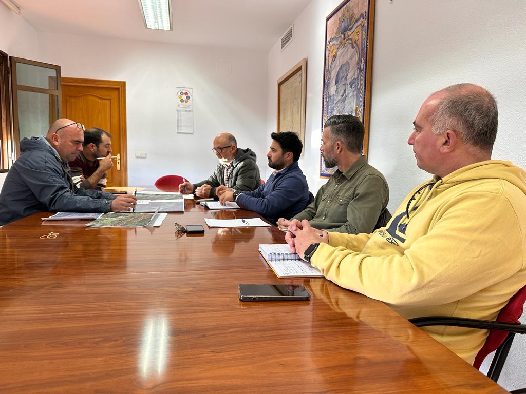#LOSBARRIOS Álvarez y Dávila mantienen la primera reunión de trabajo con la UCB para la XVII Maratón BTT Sierra de Montecoche 2024
