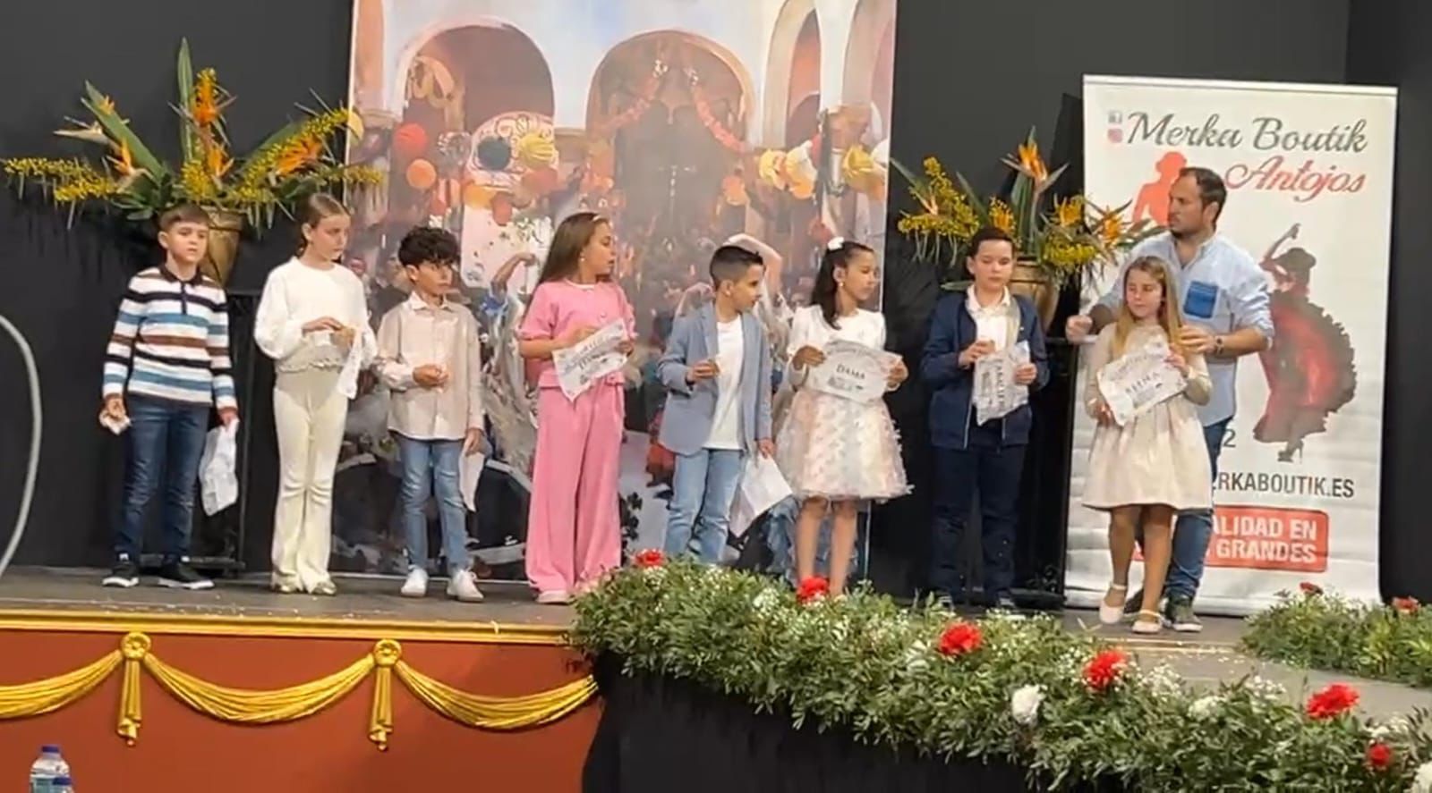 #LOSBARRIOS Laura Gómez Muñoz y Alba Pérez Pol,  reinas de la Feria de Los Barrios 2024, y  Hugo Correro Guerrero, rey infantil