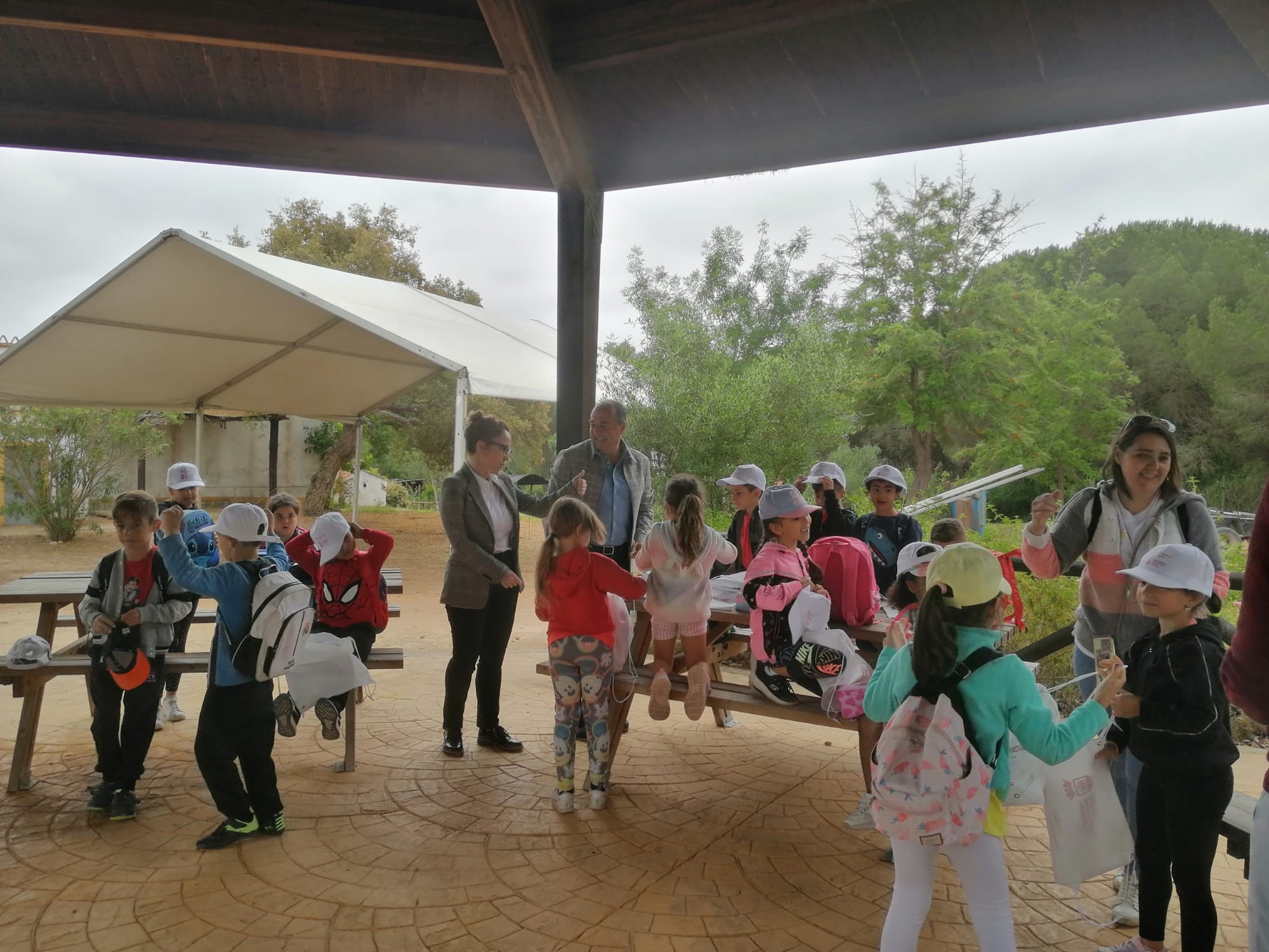 #SANROQUE Estudiantes disfrutan de actividades en el Pinar del Rey gracias a Ayuntamiento y Fundación Cepsa