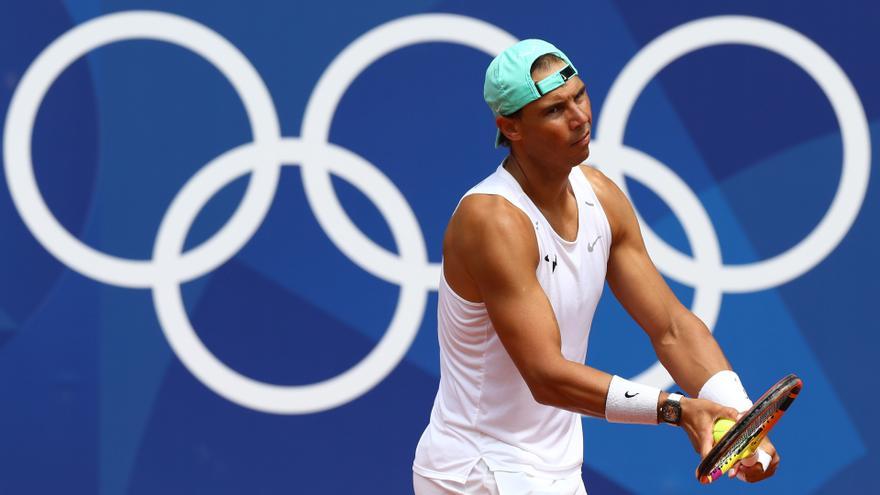 Saltan las alarmas con Rafa Nadal: cancela sus entrenamientos a dos días de su debut y su participación en los Juegos está en el aire