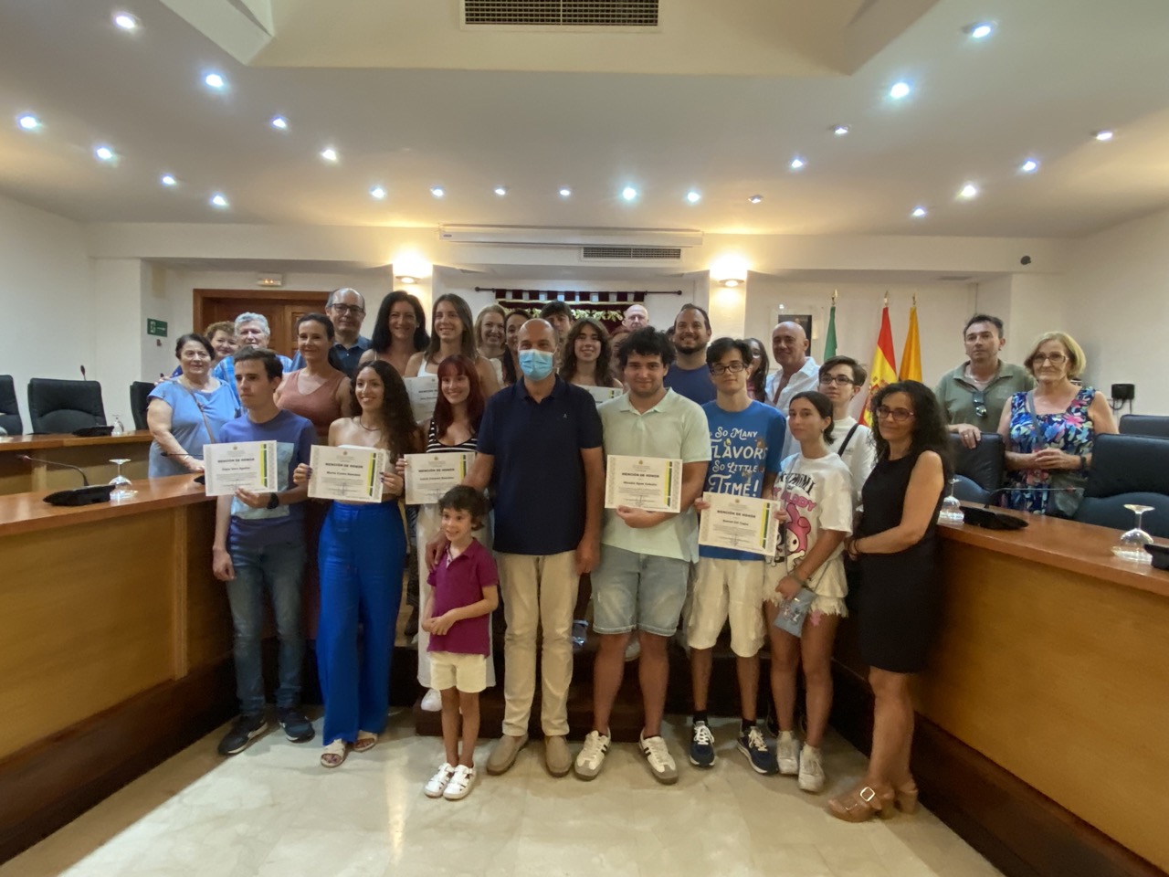 El Ayuntamiento premia a los estudiantes que han conseguido mejores notas en el Bachillerato y la PEvAU