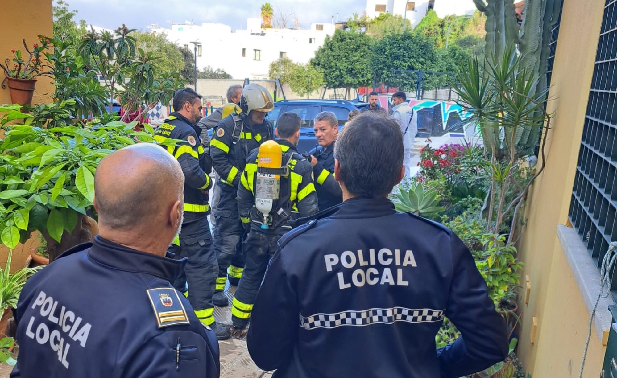 Un herido grave con quemaduras en un incendio en San Enrique