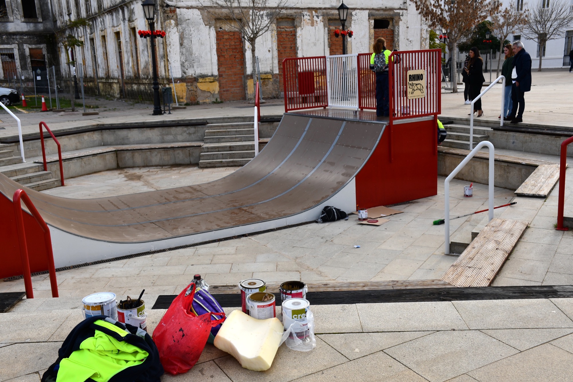Pintura y rehabilitación del “skatepark” de la Plaza de las Constituciones