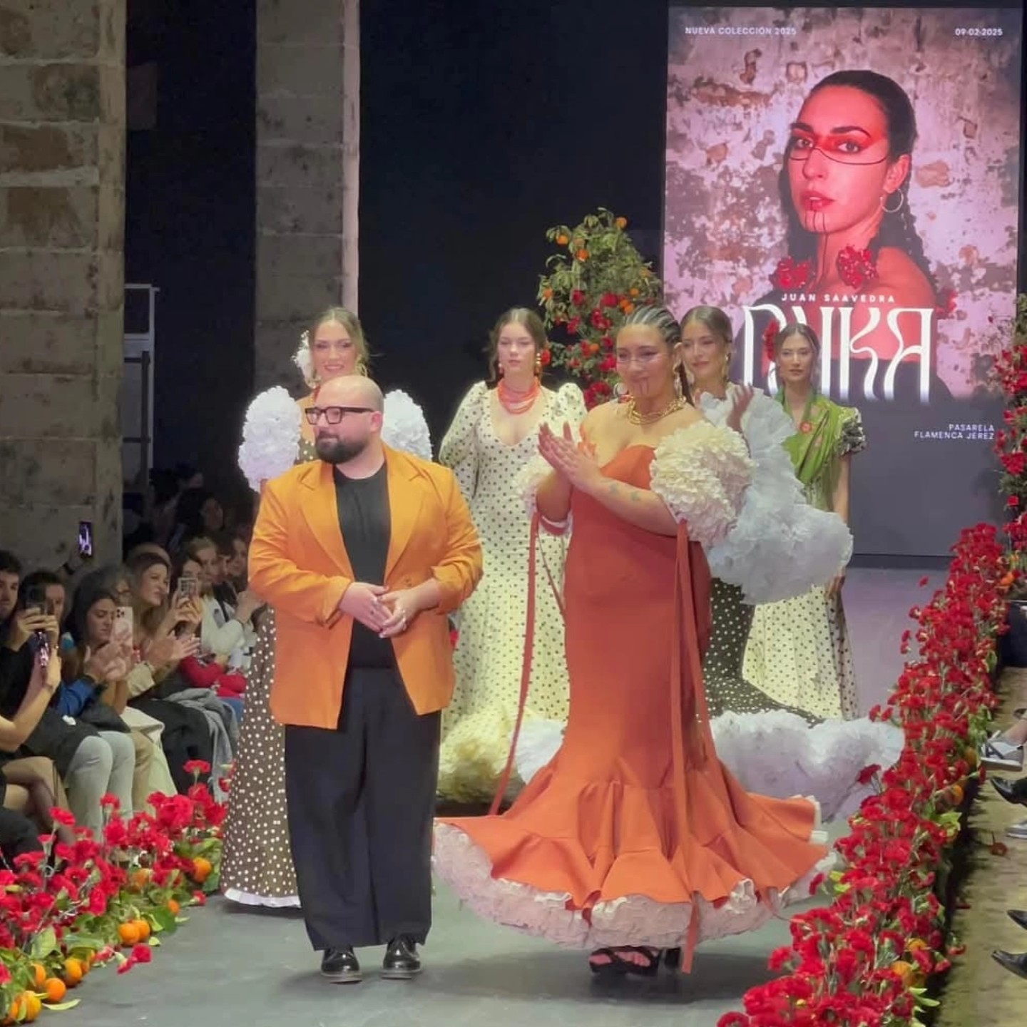 EL DISEÑADOR JIMENATO JUAN SAAVEDRA PRESENTA SU NUEVA COLECCIÓN EN LA I PASARELA FLAMENCA DEL CAMPO DE GIBRALTAR EN JEREZ