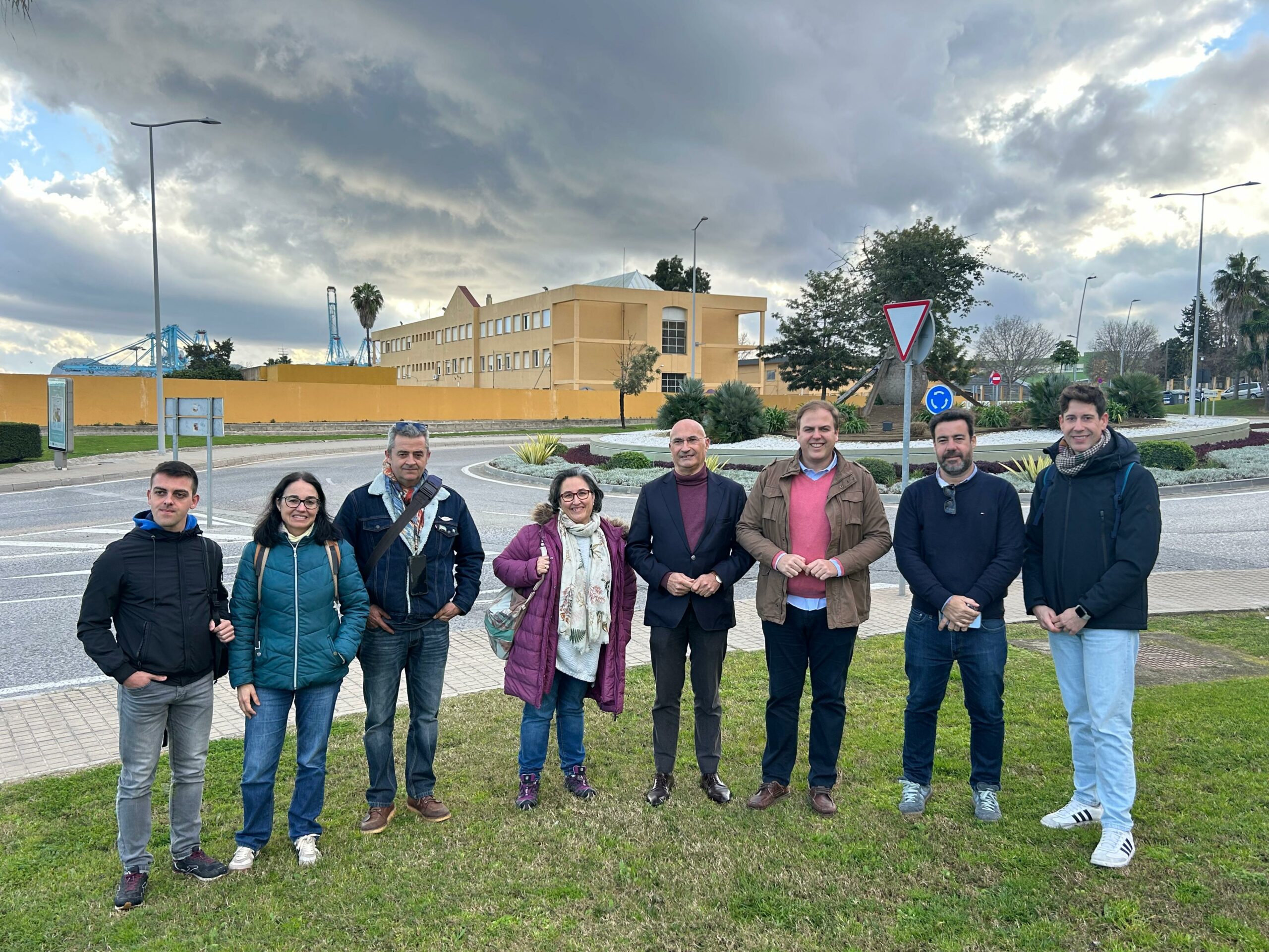 Alumnos de Paisajismo del IES Hozgarganta realizan una visita a las zonas ajardinadas de Algeciras