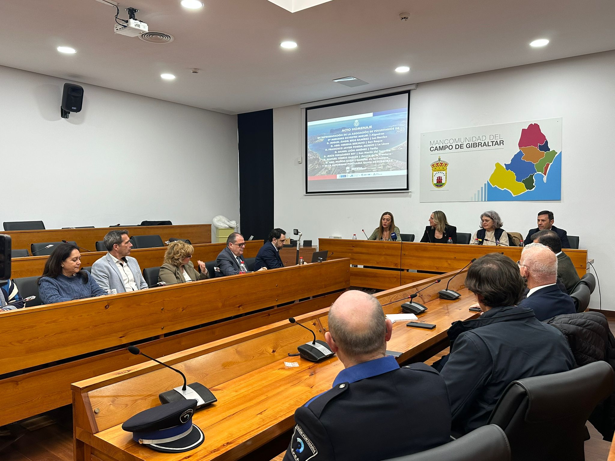 Reconocida la labor de la agrupación local de Protección Civil en el contexto del homenaje a profesionales y voluntarios de la comarca