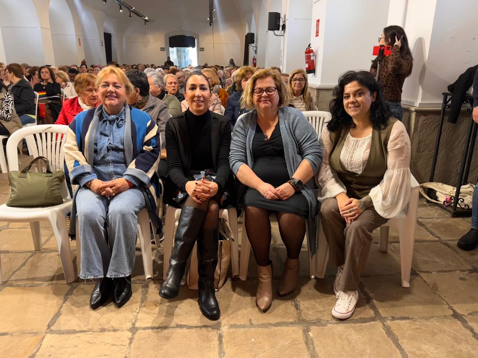 La conferencia teatralizada “Espejismos en la pista” pone de relieve la brecha existente aún entre igualdad legal e igualdad real
