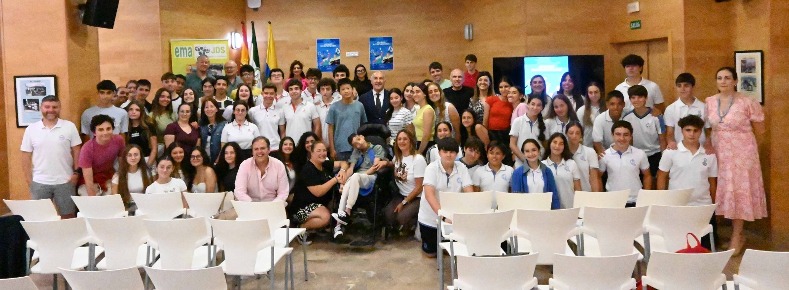 El alcalde entrega los premios del X Certamen de Jóvenes Investigadores en la Semana del Medio Ambiente