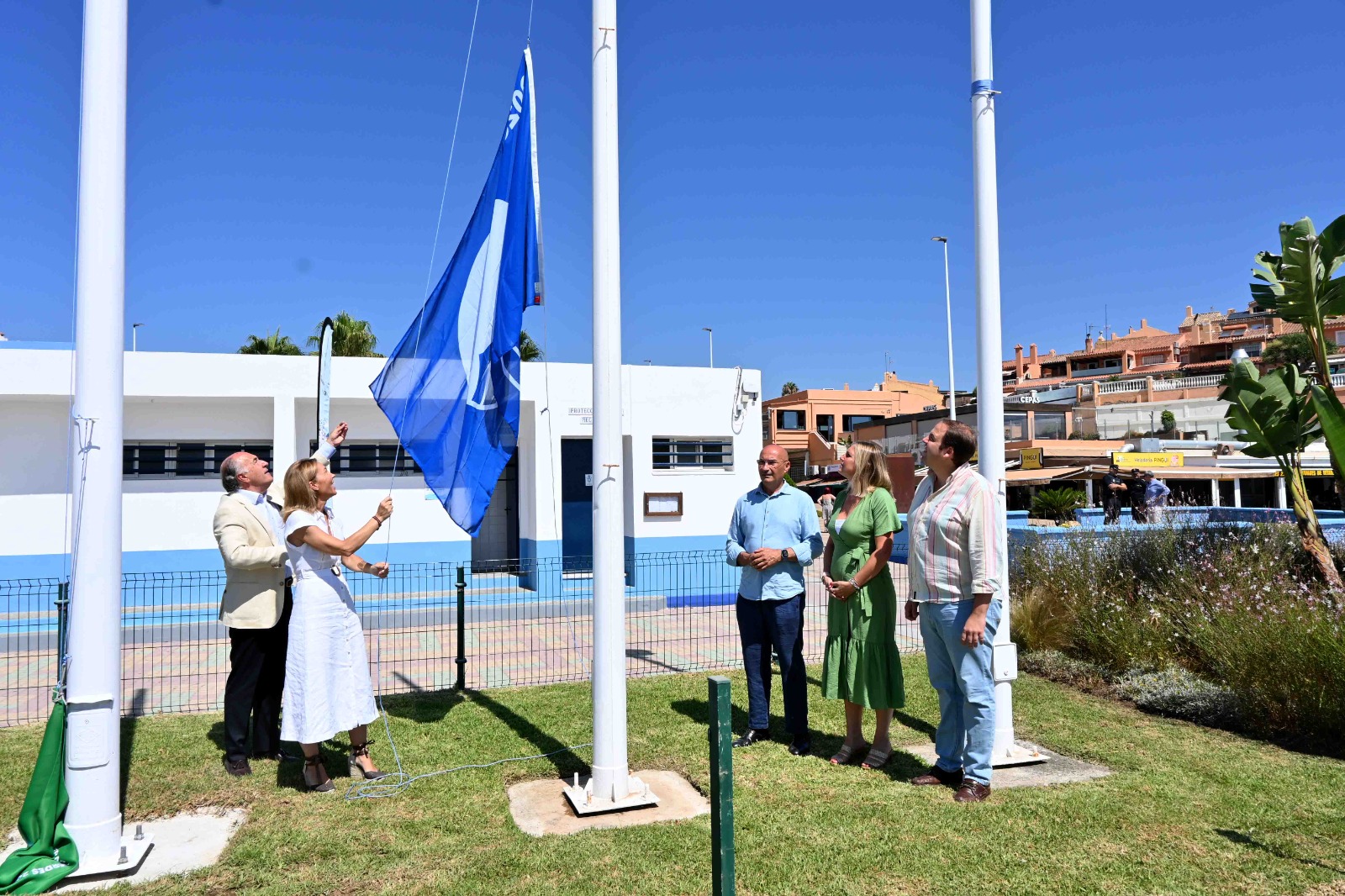 Getares ya luce su decimoquinta Bandera Azul de   los Mares Limpios de Europa