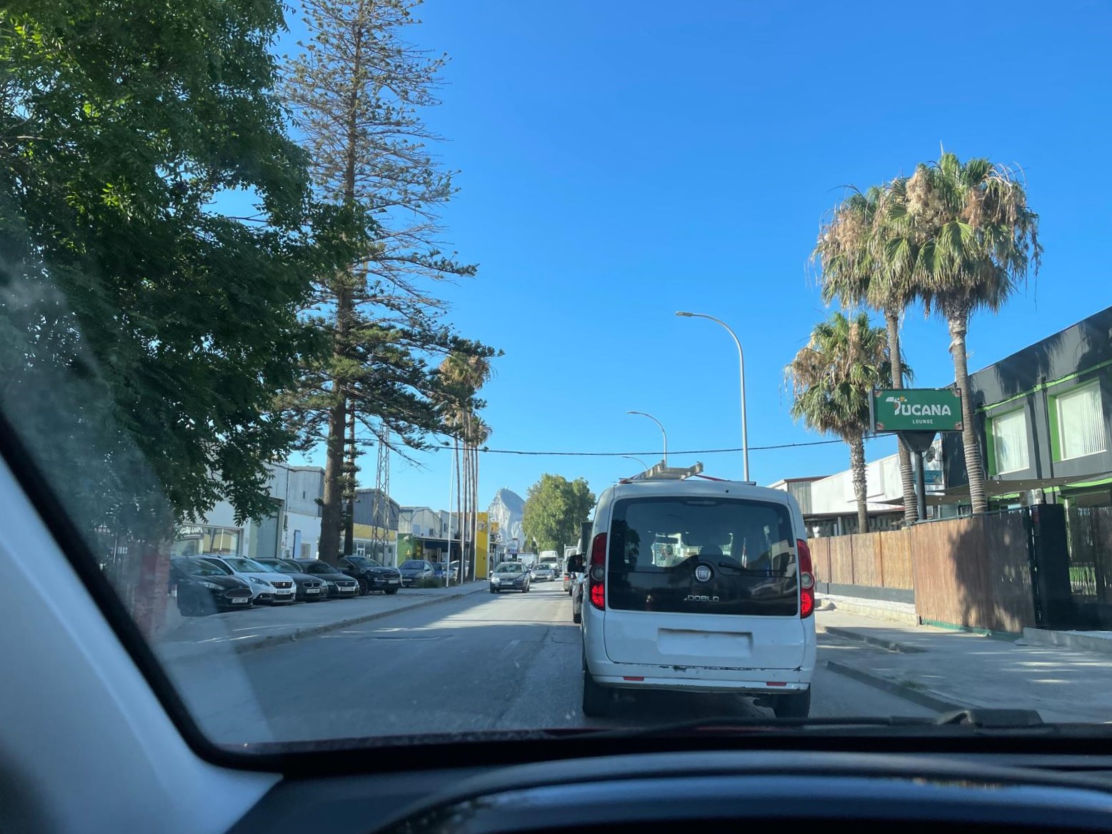 El Ayuntamiento  evalúa modificar la organización de la obra en la carretera del cementerio para acelerar su avance