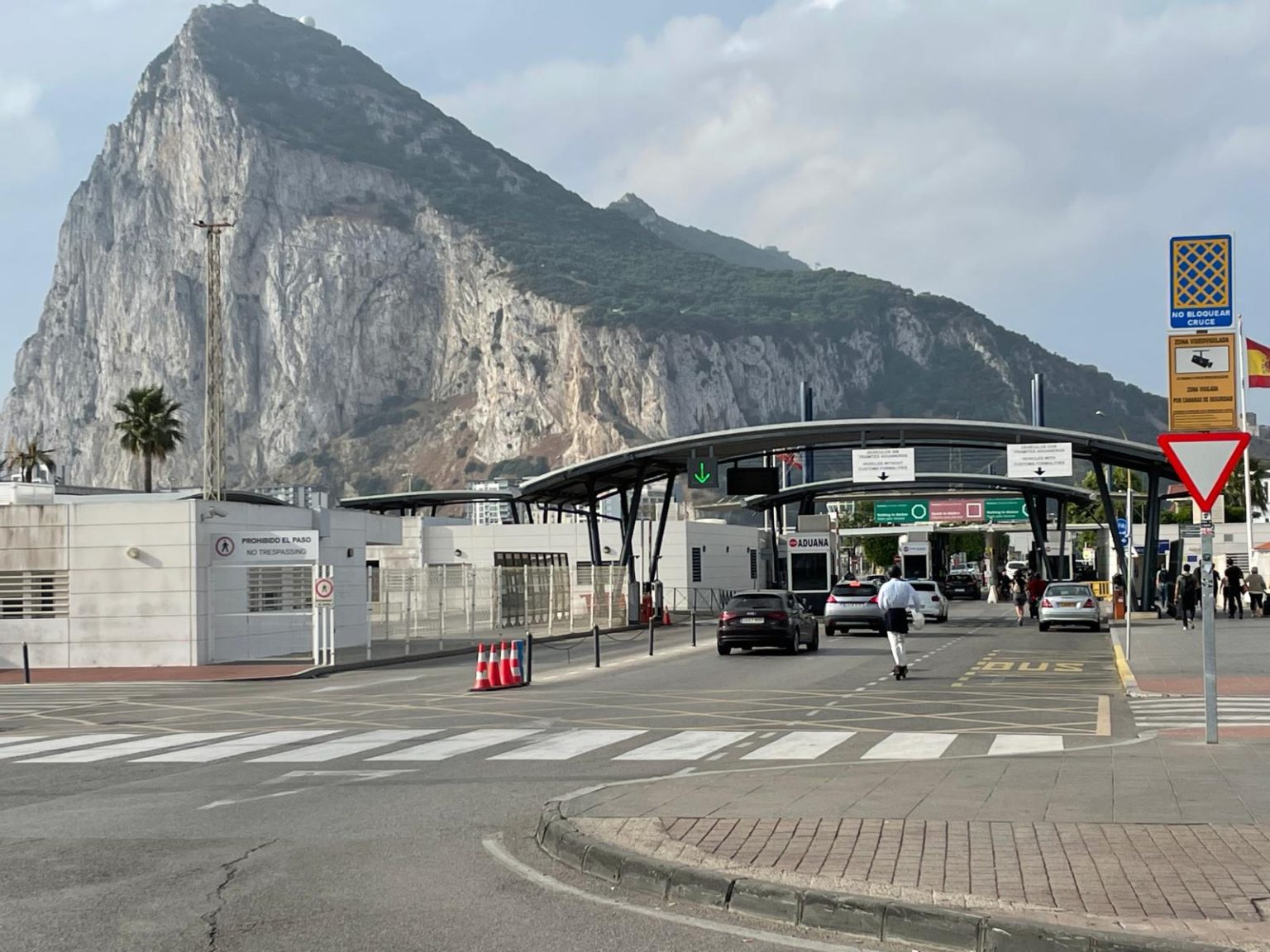 El alcalde de La Línea solicita ser informado sobre los planes de demolición de la Verja de Gibraltar