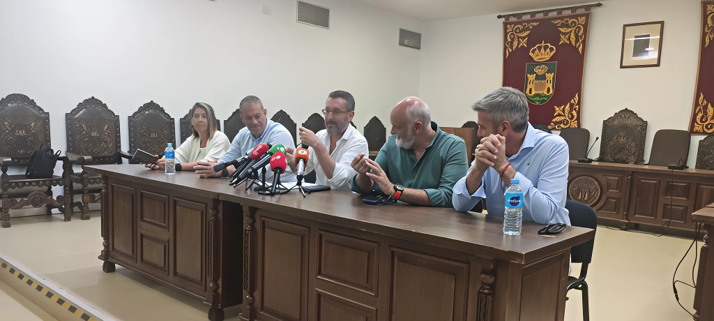 El alcalde solicita una reunión urgente a Exteriores