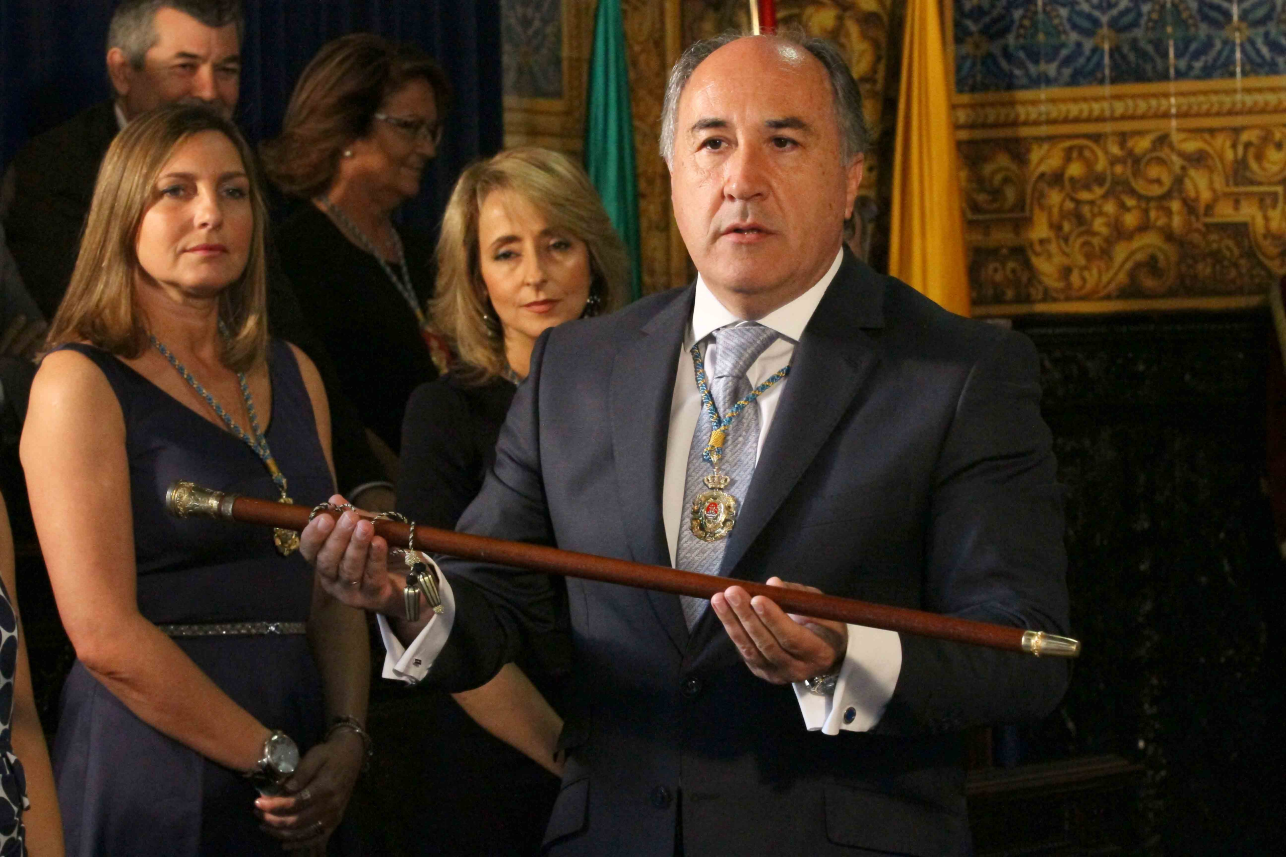 El alcalde de Algeciras se da de baja temporalmente en el PP para defenderse de la denuncia del PSOE ante el Supremo