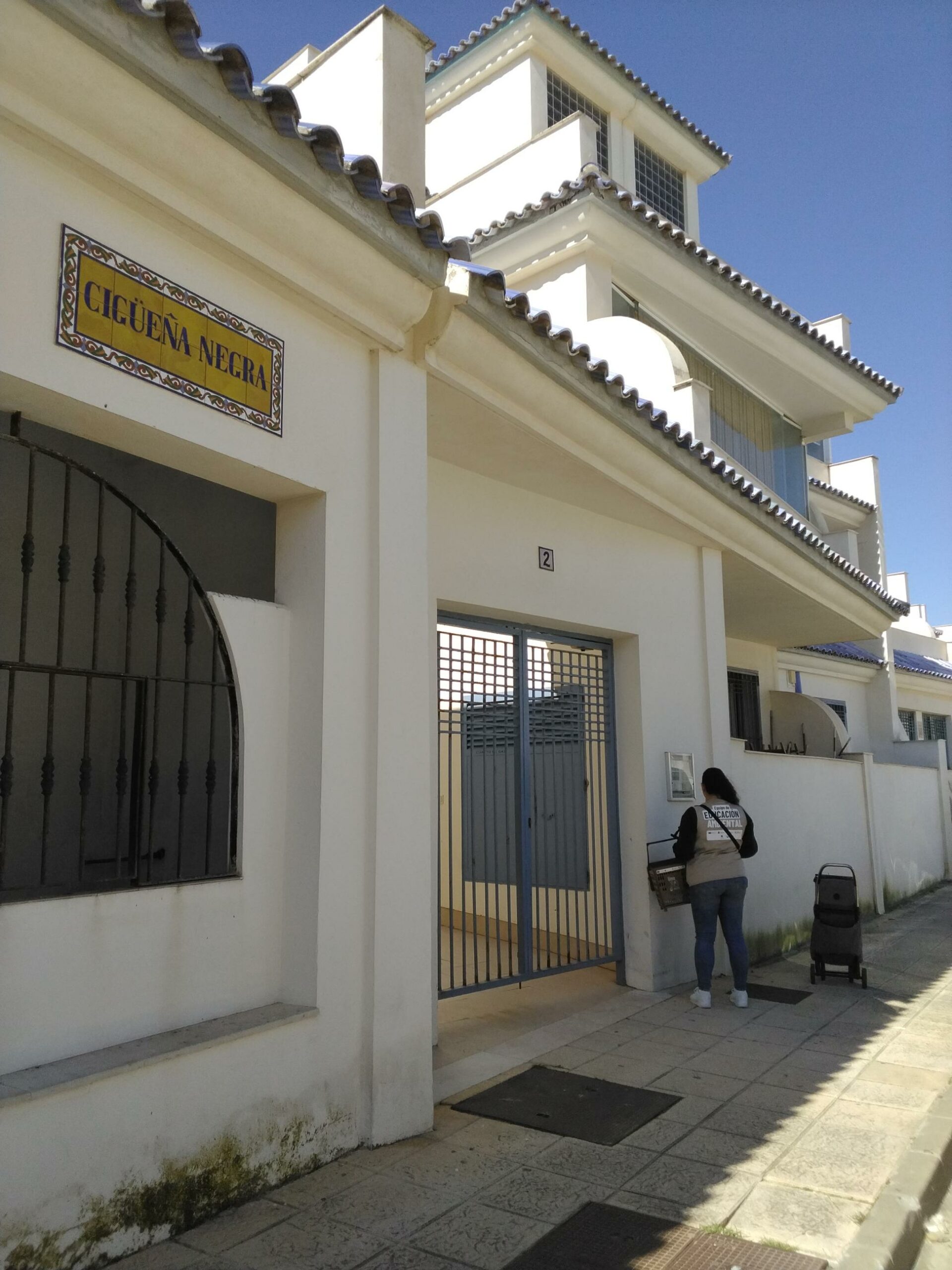 “Este marrón vale la pena” inicia hoy sus acciones en Tarifa y celebra sesiones informativas en la Escuela Oficial de Idiomas de San Roque