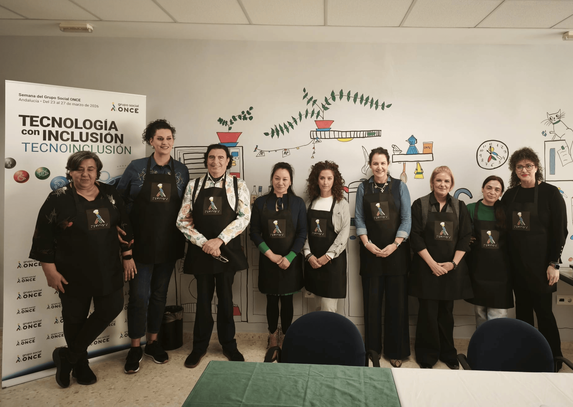 Conesa participa en el taller ‘Cocinar a ciegas’ de la ONCE